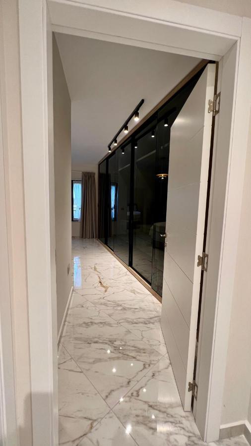 Zeus Tirana Suite Deluxe Εξωτερικό φωτογραφία